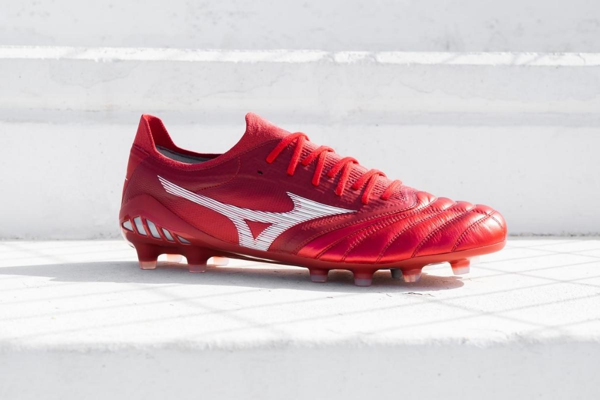 Bộ sưu tập giày đá bóng Mizuno Passion Red